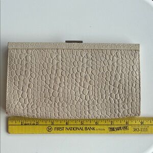 Banana Republic Cream Clutch